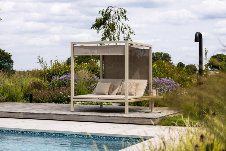 Yoi Cabana double lounger bronze met dak - flax beige boucle kussen AW - afbeelding 5