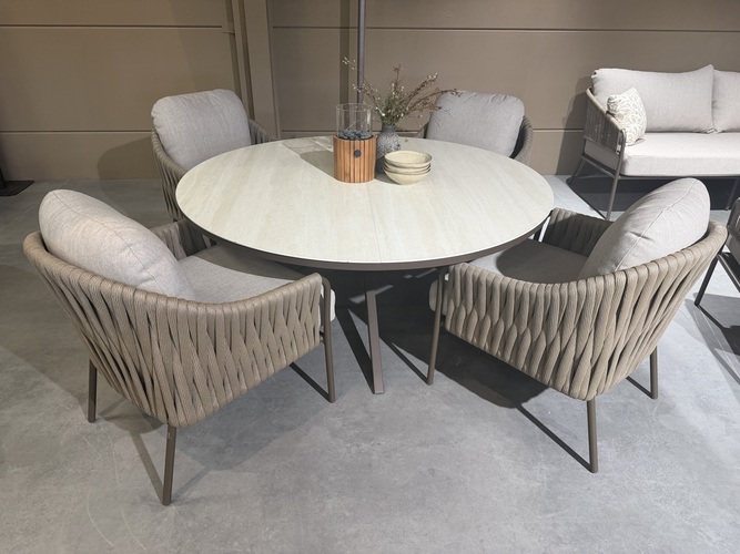 Yoi Hydra 5-delige low dining set Calma table belt - Bronze showroomverlater