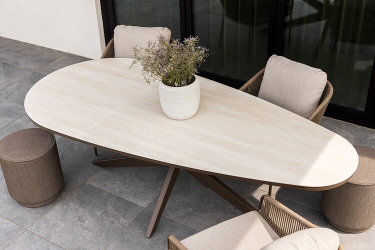 Yoi Tropea teardrop dining tuintafel oval 270x110cm  salix - keramiek travertin - afbeelding 3